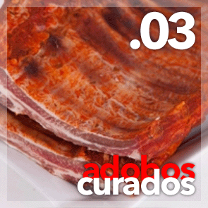 Venta de adobos curados de primera calidad. Manitas adobadas, oreja adobada, costillas adobadas, patas adobadas, panceta adobada. Envíos a toda España. Pedidos por teléfono o rellenando el formulario de contacto de la página.